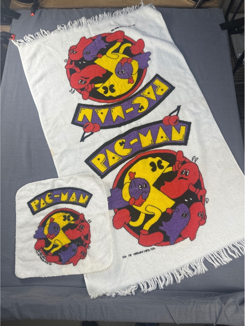 Vintage Pac-Man Beach Towel and Washcloth Set with Fringe Edges